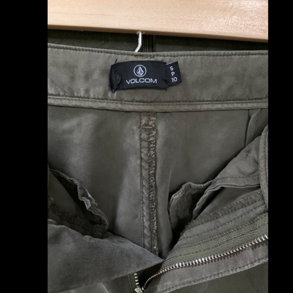 Volcom shorts - Picture 4 of 4